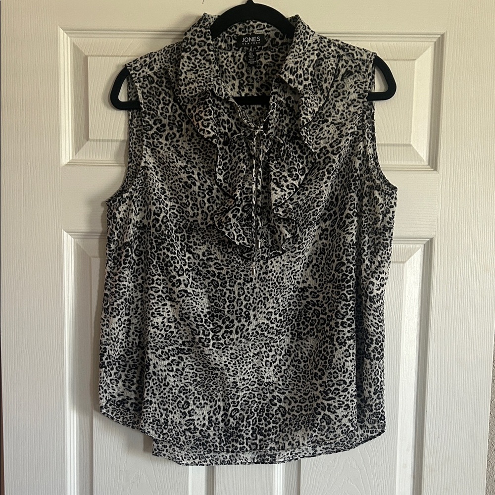Jones New York Black & White Sleeveless Ruffle Leopard Print Blouse